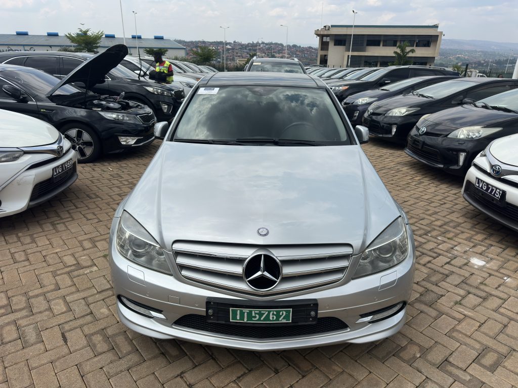 Mercedes Benz C200 2011