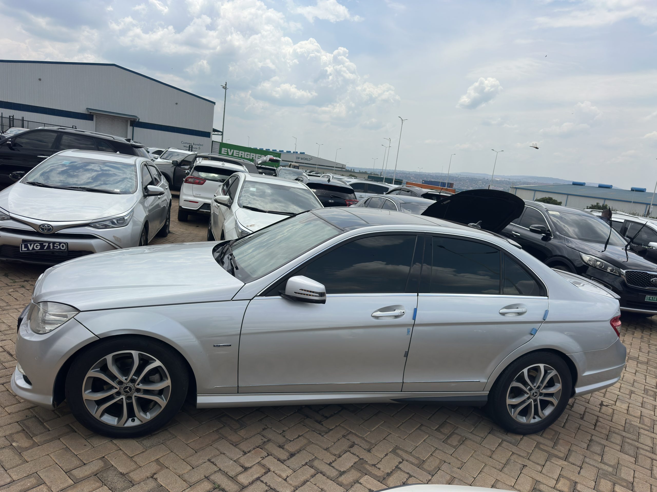 Mercedes Benz C200 2011