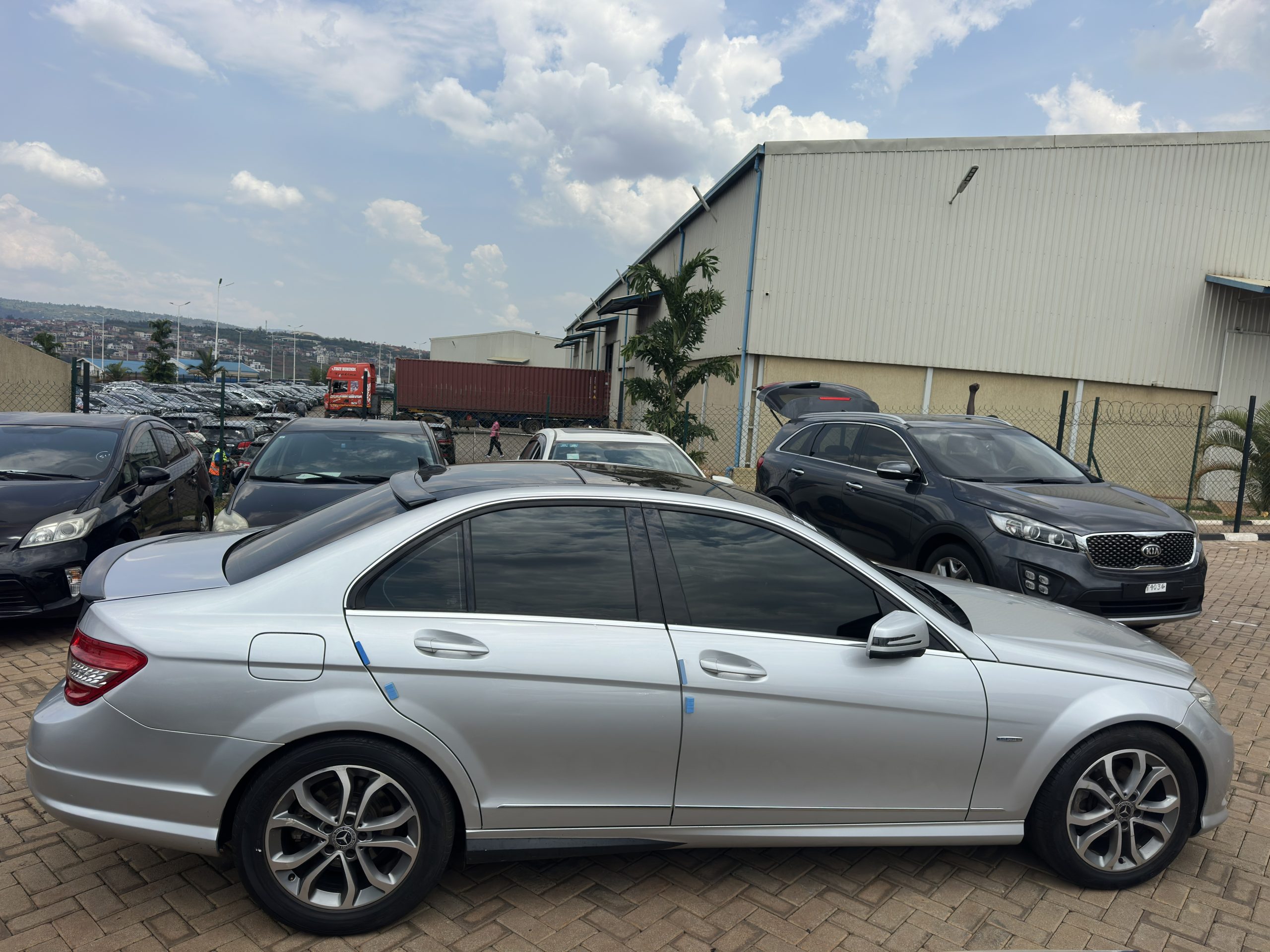 Mercedes Benz C200 2011