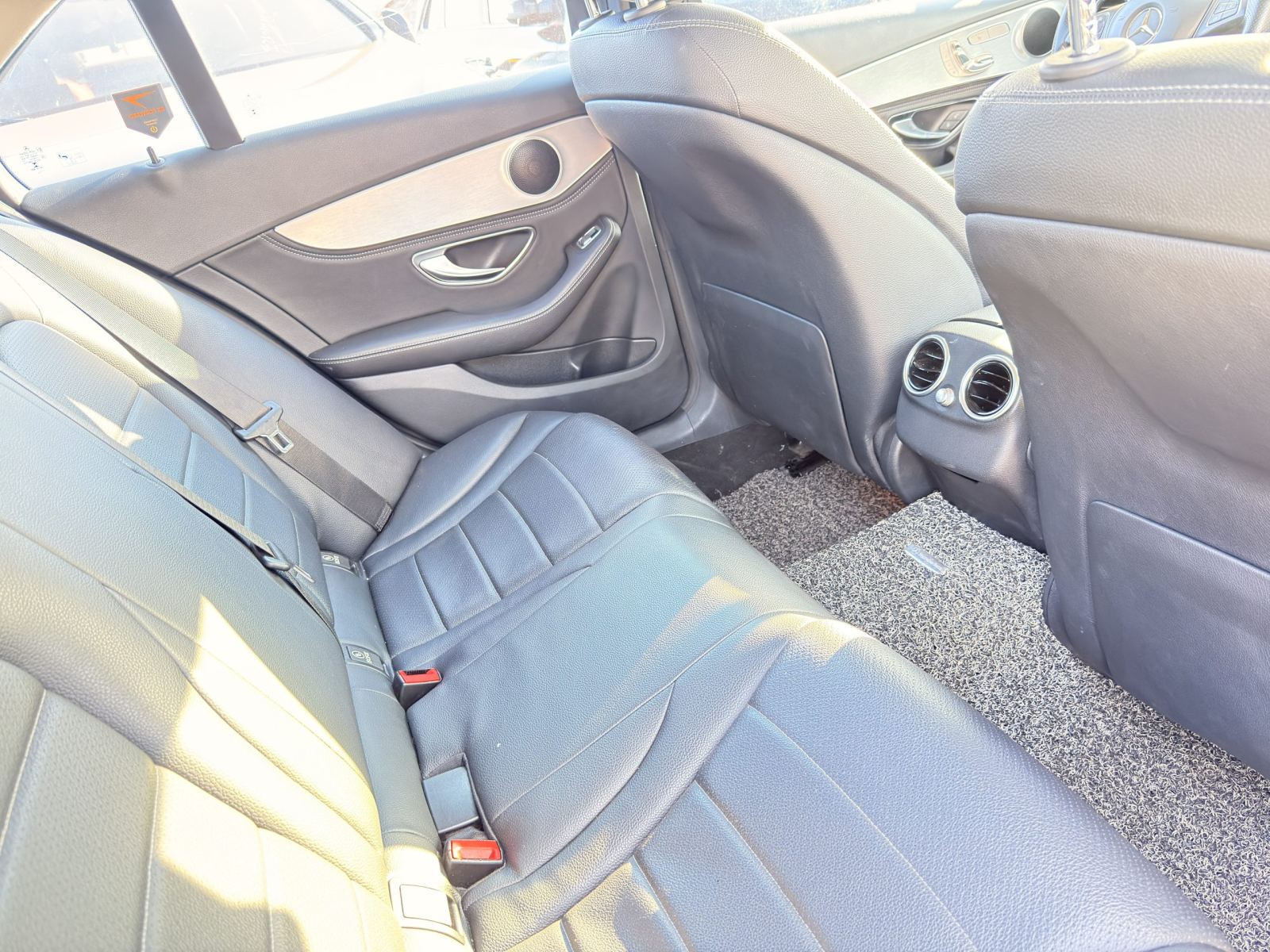 Mercedes Benz C200 2015